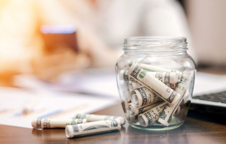 Solana Price Eyes $240 Recovery as Gemini Launches SOL-Reward Credit Card